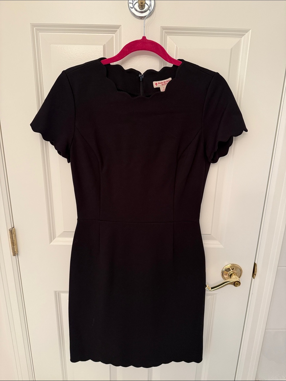 BROOKS BROTHERS Black Scallop-Edge Short Sleeve Dress